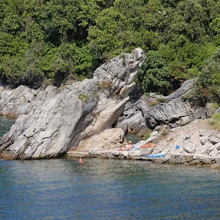 By The Sea Cove Vela Prapratna * Kuna Pelješka