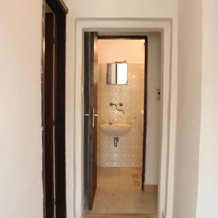 By The Sea Cove Vela Prapratna Apartman *