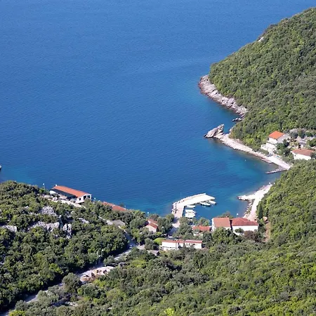 Апартаменты By The Sea Cove Vela Prapratna