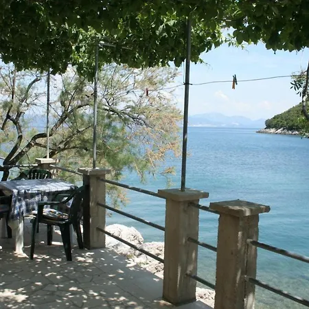 By The Sea Cove Vela Prapratna * Kuna Peljeska